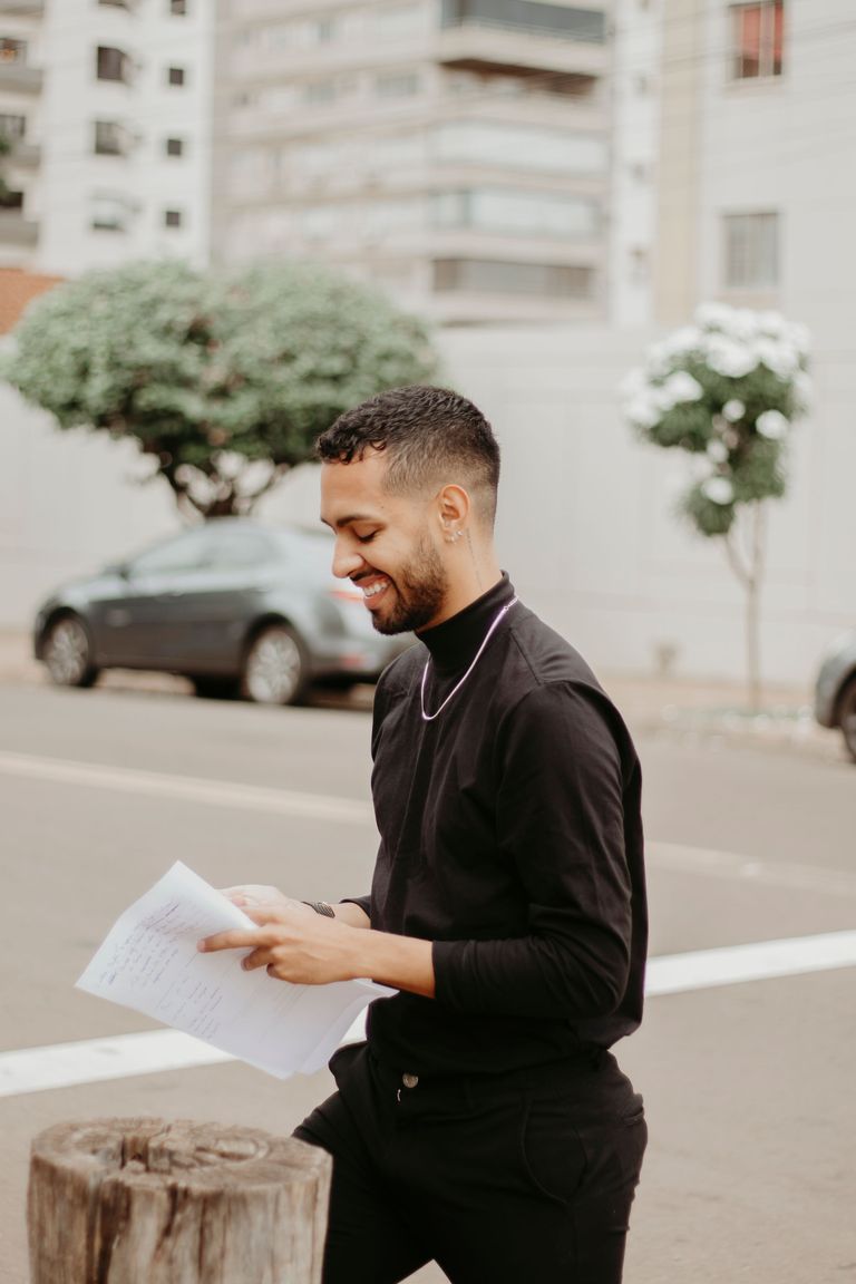 20 How to Compliment a Guy To Make Someone Feel Special