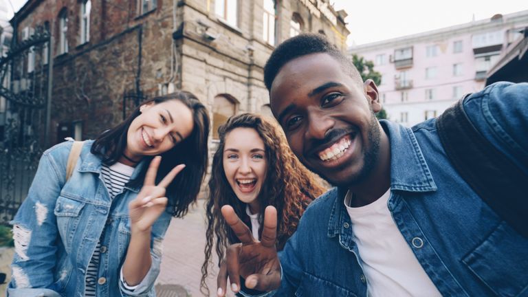 22 Funny Compliments For Meaningful Conversations
