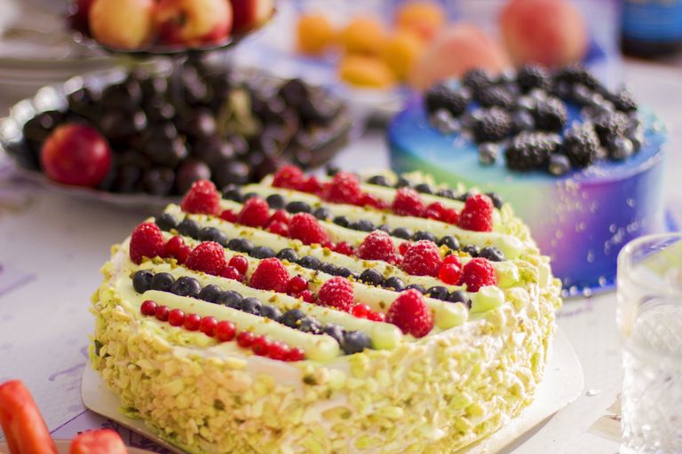 20 Anniversary Cakes Ideas For Every Stage Of Your Relationship