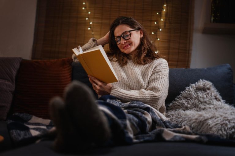18 Blind Date With a Book Ideas for Book Lovers