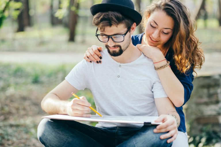 17 Couple Drawing Ideas For Your Next Date
