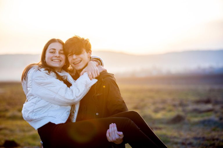19 Couple Picture Ideas Teenagers To Strengthen Your Relationship