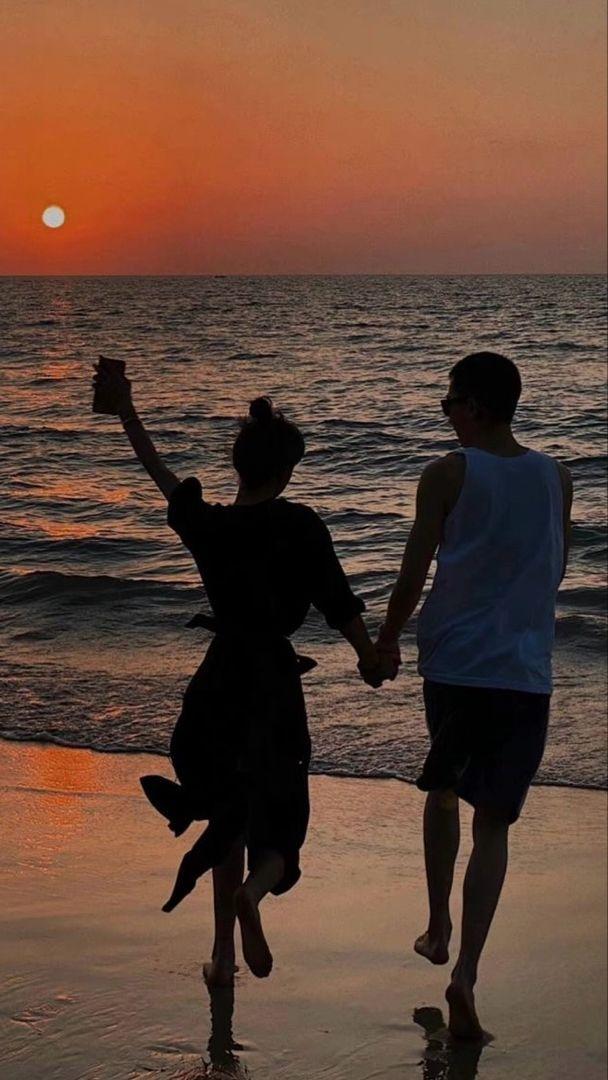 17 Couple No Face Pose Ideas For Every Season