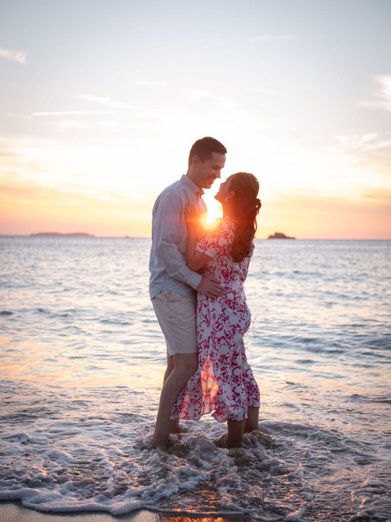 18 Couple Picture Ideas To Bring You Closer