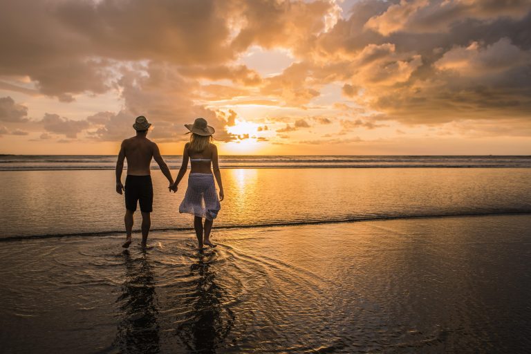 17 Couple Photo Ideas For Your Next Date