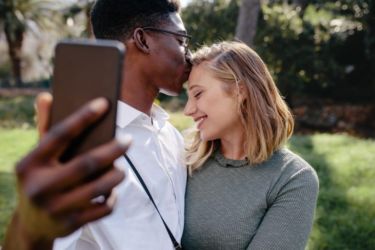 17 Couple Selfie Ideas Poses For Every Season